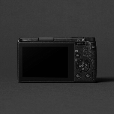 Компактная фотокамера премиум-класса RICOH GR III HDF